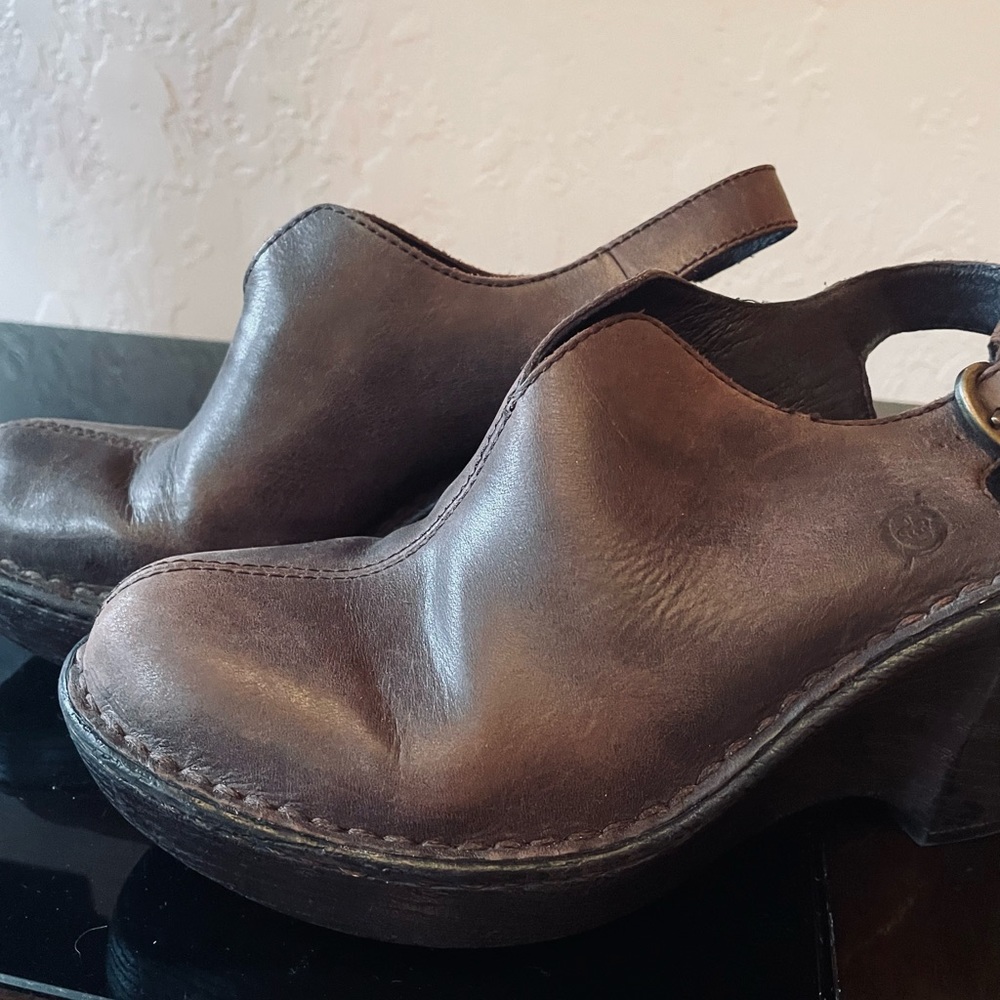 Born Clog - Size 7 Tan